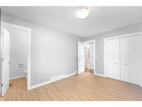 112 Baird Avenue, Cochrane, AB - Indoor Photo Showing Other Room