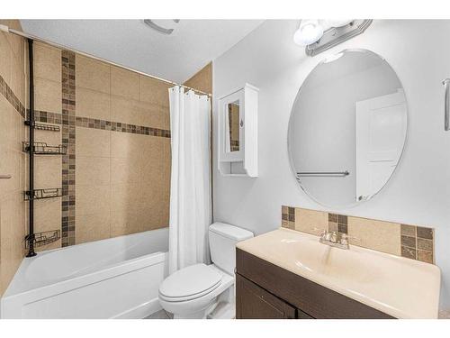 112 Baird Avenue, Cochrane, AB - Indoor Photo Showing Bathroom