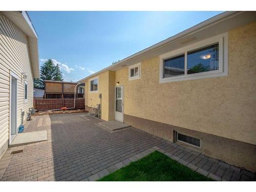 112 Baird Avenue, Cochrane, AB - Outdoor With Exterior