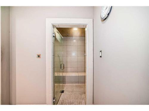 604-128 2 Street Sw, Calgary, AB - Indoor Photo Showing Bathroom