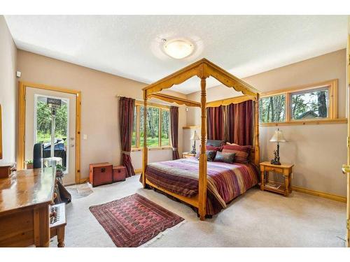 3 Woodlands Estates Crescent, Rural Rocky View County, AB - Indoor Photo Showing Bedroom