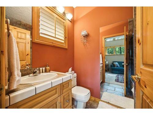 3 Woodlands Estates Crescent, Rural Rocky View County, AB - Indoor Photo Showing Bathroom