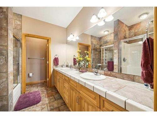 3 Woodlands Estates Crescent, Rural Rocky View County, AB - Indoor Photo Showing Bathroom