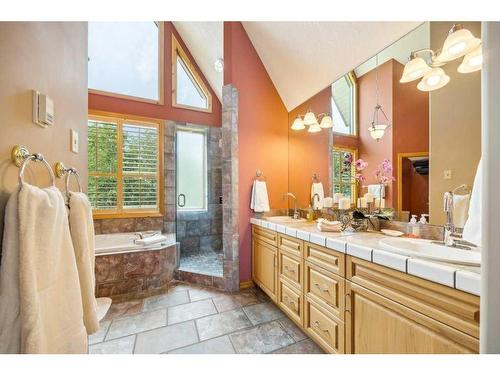 3 Woodlands Estates Crescent, Rural Rocky View County, AB - Indoor Photo Showing Bathroom