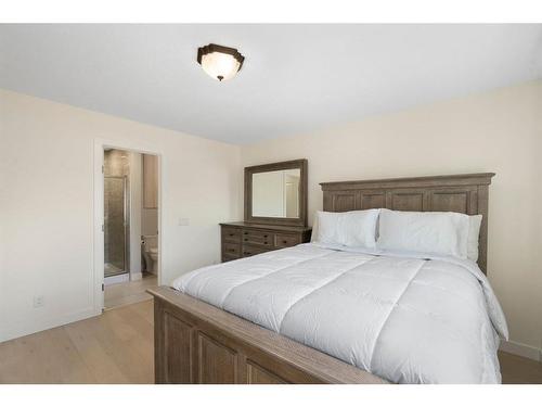 108 Rundlefield Close Ne, Calgary, AB - Indoor Photo Showing Bedroom