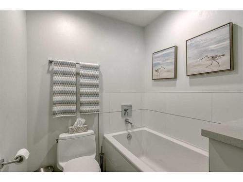 554-222 Riverfront Avenue Sw, Calgary, AB - Indoor Photo Showing Bathroom