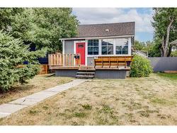 3714 3 Street NW Calgary, AB T2K 0Z5