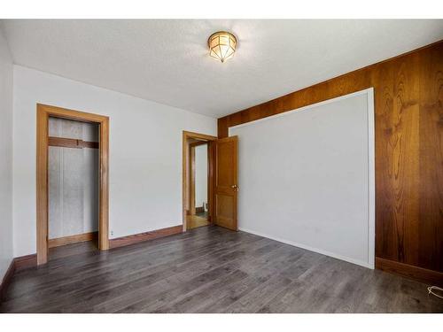 1724 28 Street Sw, Calgary, AB - Indoor Photo Showing Other Room