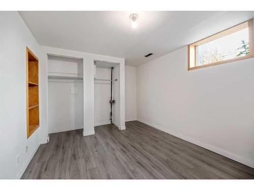 1724 28 Street Sw, Calgary, AB - Indoor Photo Showing Other Room