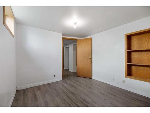 1724 28 Street Sw, Calgary, AB - Indoor Photo Showing Other Room