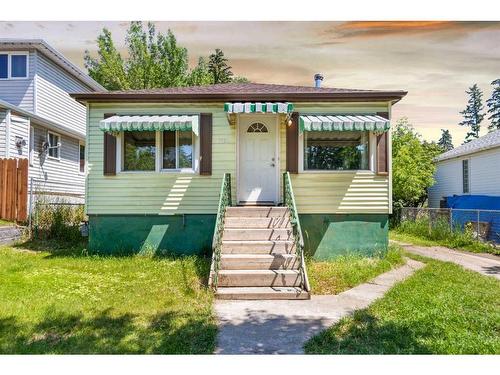 1724 28 Street Sw, Calgary, AB - Outdoor