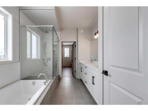 569 Rivercrest View, Cochrane, AB - Indoor Photo Showing Bathroom