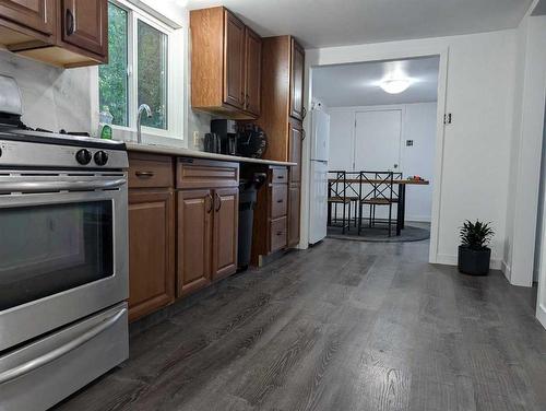 244 4 Avenue South, Big Valley, AB - Indoor Photo Showing Kitchen