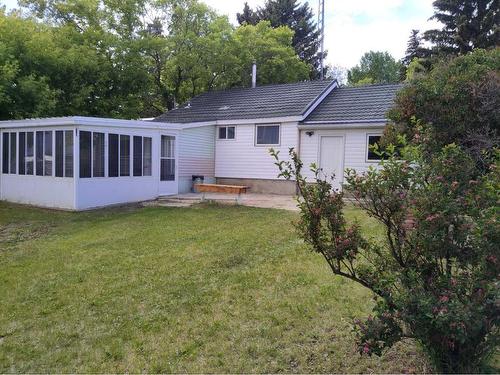 244 4 Avenue South, Big Valley, AB - Outdoor