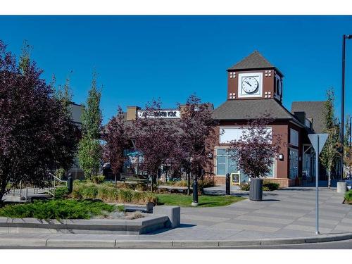 318-10 Mahogany Mews Se, Calgary, AB - Outdoor