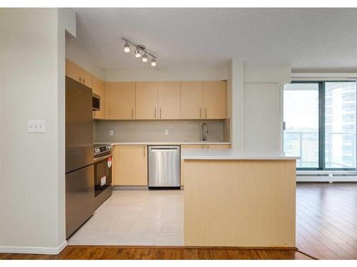 1114-1111 6 Avenue Sw, Calgary, AB - Indoor Photo Showing Kitchen