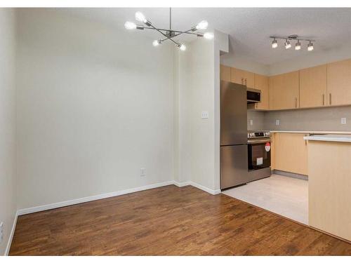 1114-1111 6 Avenue Sw, Calgary, AB - Indoor Photo Showing Kitchen