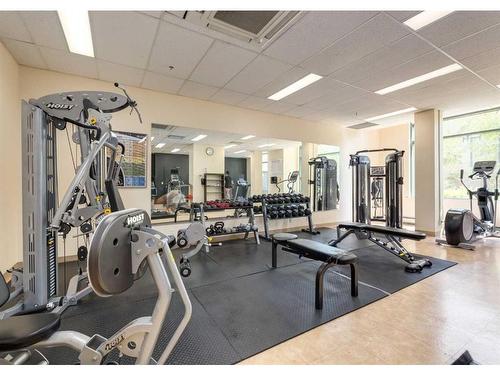 1114-1111 6 Avenue Sw, Calgary, AB - Indoor Photo Showing Gym Room