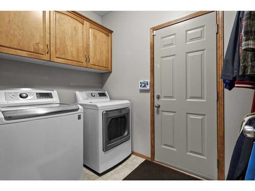 135 Chapman Circle Se, Calgary, AB - Indoor Photo Showing Laundry Room