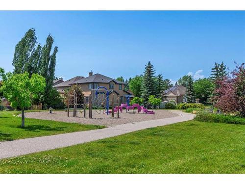 135 Chapman Circle Se, Calgary, AB - Outdoor