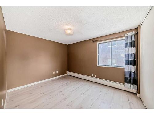 205-523 15 Avenue Sw, Calgary, AB - Indoor Photo Showing Other Room