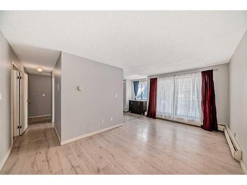 205-523 15 Avenue Sw, Calgary, AB - Indoor Photo Showing Other Room