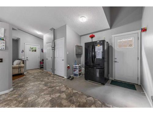 32 Martinwood Way Ne, Calgary, AB - Indoor