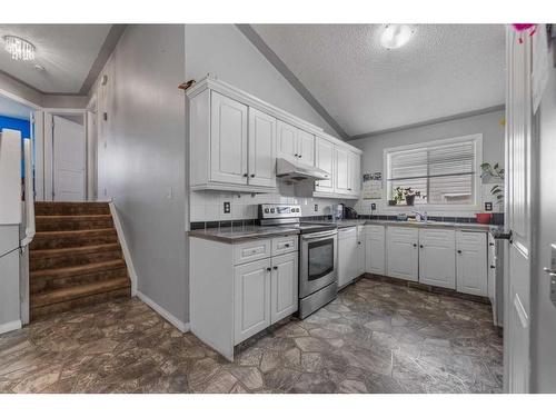 32 Martinwood Way Ne, Calgary, AB - Indoor Photo Showing Kitchen