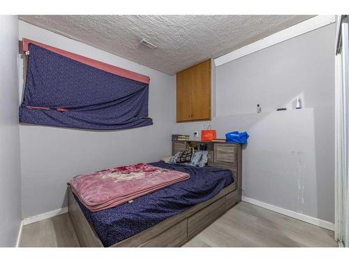 32 Martinwood Way Ne, Calgary, AB - Indoor Photo Showing Bedroom