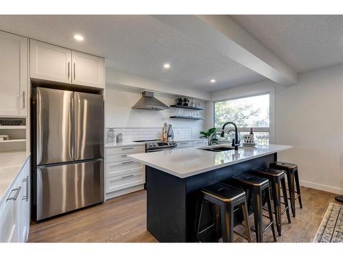 2126 18A Street Sw, Calgary, AB - Indoor Photo Showing Kitchen With Upgraded Kitchen