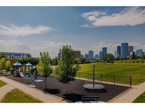 305-1000 Centre Avenue Ne, Calgary, AB - Outdoor With View