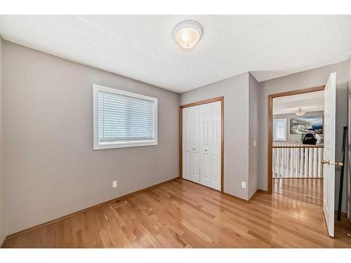 8 Arbour Glen Close Nw, Calgary, AB - Indoor Photo Showing Other Room