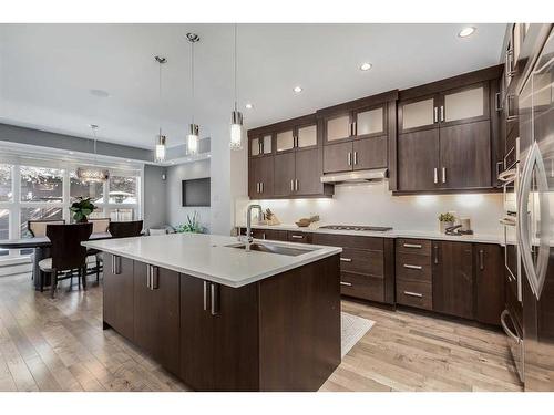 2442 32 Avenue Sw, Calgary, AB - Indoor Photo Showing Kitchen With Upgraded Kitchen