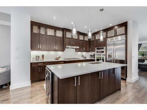 2442 32 Avenue Sw, Calgary, AB - Indoor Photo Showing Kitchen With Upgraded Kitchen