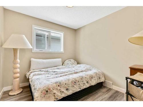 166 Harvest Rose Circle Ne, Calgary, AB - Indoor Photo Showing Bedroom