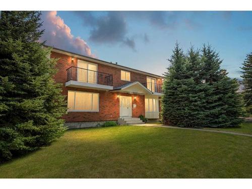 303 Valencia Place Nw, Calgary, AB - Outdoor