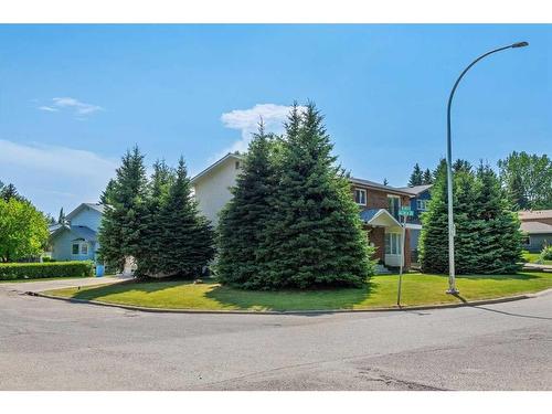 303 Valencia Place Nw, Calgary, AB - Outdoor With Facade