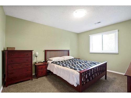 11035 24 Street Sw, Calgary, AB - Indoor Photo Showing Bedroom