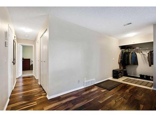 11035 24 Street Sw, Calgary, AB - Indoor Photo Showing Other Room