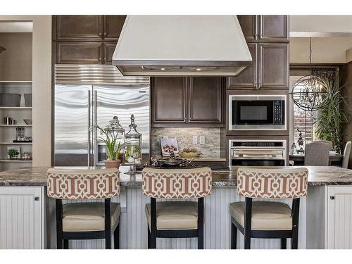 113 Silverado Crest Landing Sw, Calgary, AB - Indoor Photo Showing Kitchen