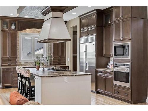 113 Silverado Crest Landing Sw, Calgary, AB - Indoor Photo Showing Kitchen With Upgraded Kitchen