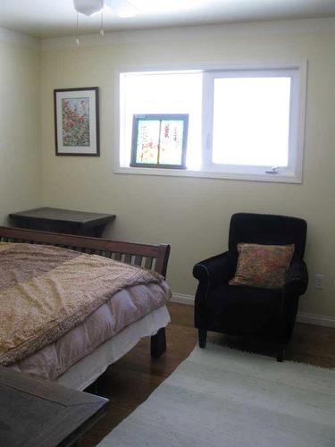 3948 43 Avenue, Red Deer, AB - Indoor Photo Showing Bedroom