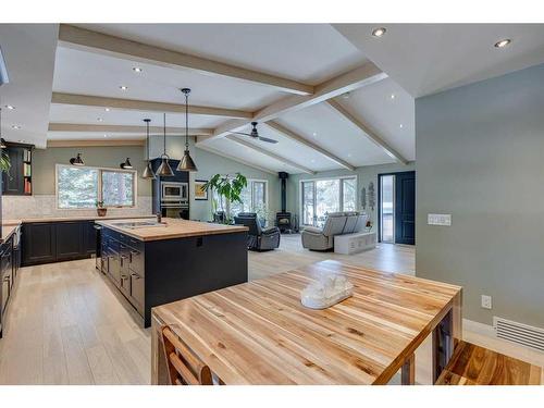 1 Manyhorses Park, Rural Rocky View County, AB - Indoor Photo Showing Kitchen With Upgraded Kitchen