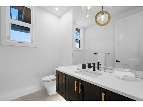 301-180 Marina Cove Se, Calgary, AB - Indoor Photo Showing Bathroom