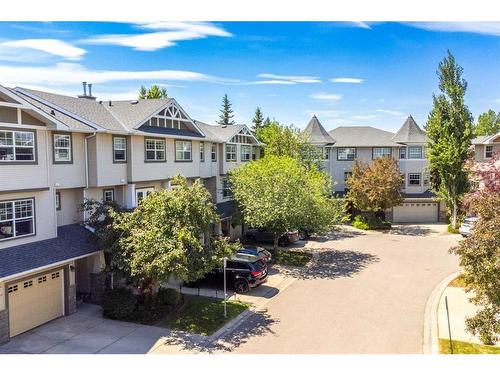 250 Inglewood Grove Se, Calgary, AB - Outdoor With Facade