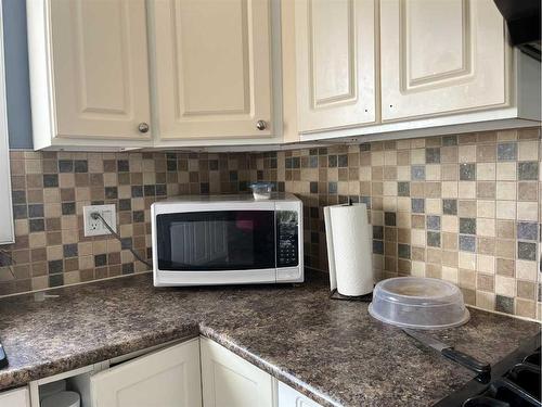 1196 16 Avenue, Didsbury, AB - Indoor Photo Showing Kitchen