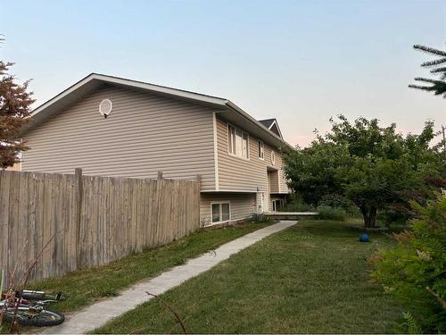 1196 16 Avenue, Didsbury, AB - Outdoor