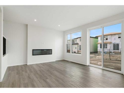 49 Royston Terrace Nw, Calgary, AB - Indoor Photo Showing Living Room