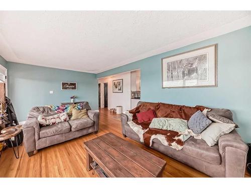 265168 Range Road 44, Rural Rocky View County, AB - Indoor Photo Showing Bedroom