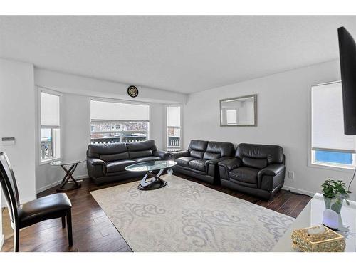 71 Applemead Court Se, Calgary, AB - Indoor Photo Showing Living Room